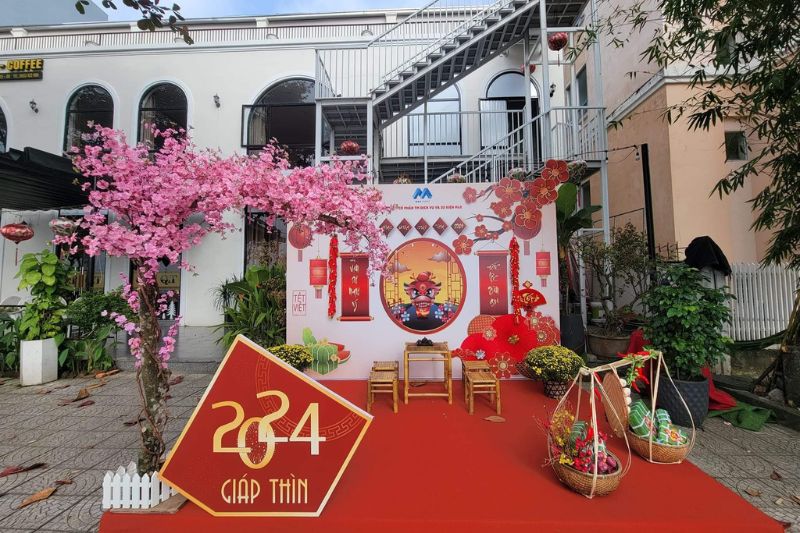 dich-vu-thi-cong-backdrop-tet-4